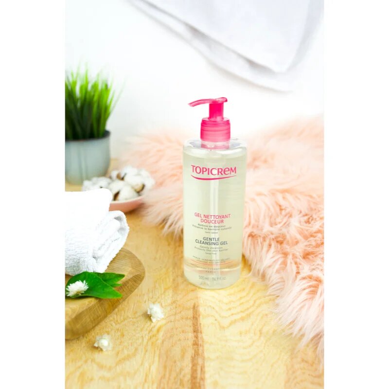 Topicrem UH BODY Gentle Cleansing Gel jemný mycí gel na obličej tělo a vlasy 500 ml