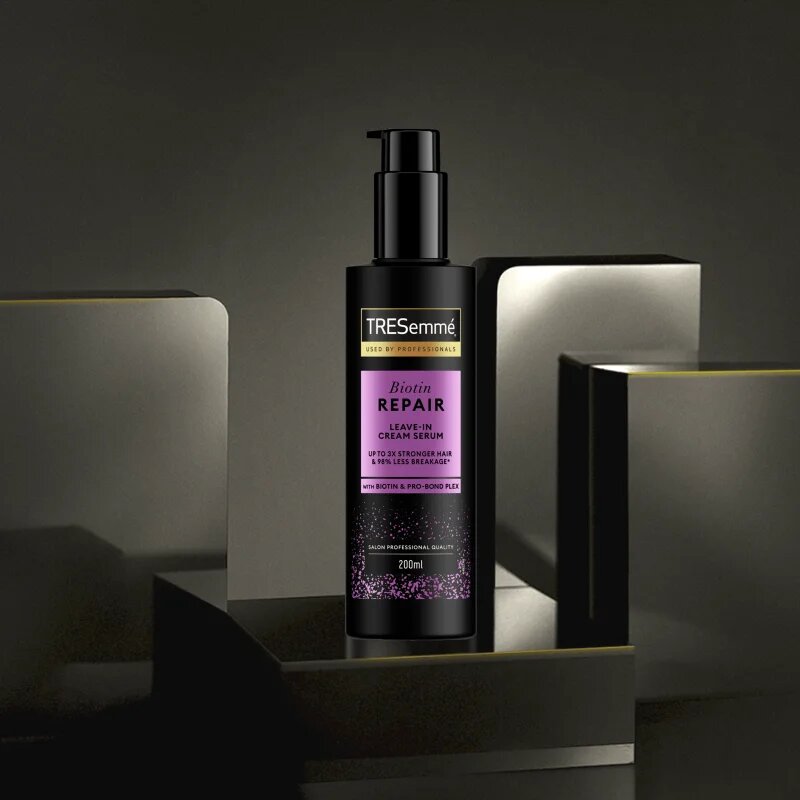 TRESemmé Biotin Repair Leave-In Cream Serum krémové sérum pro dokonalý vzhled vlasů 200 ml
