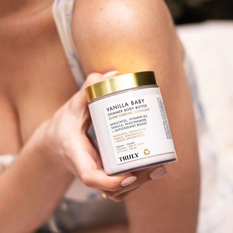 Truly Vanilla Baby intenzivně hydratační tělové máslo s perleťovým leskem 198 ml