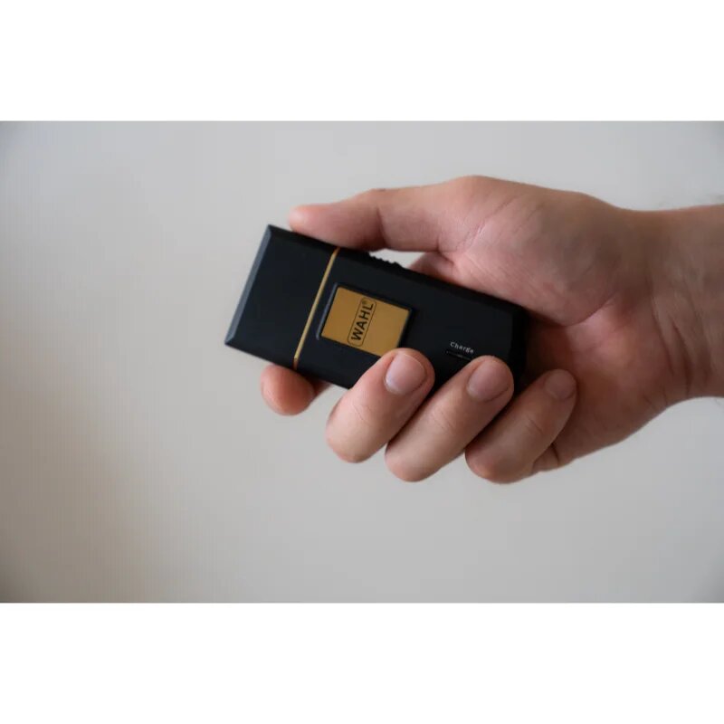 Wahl Travel Shaver Gold Edition cestovní holicí strojek na vousy 1 ks