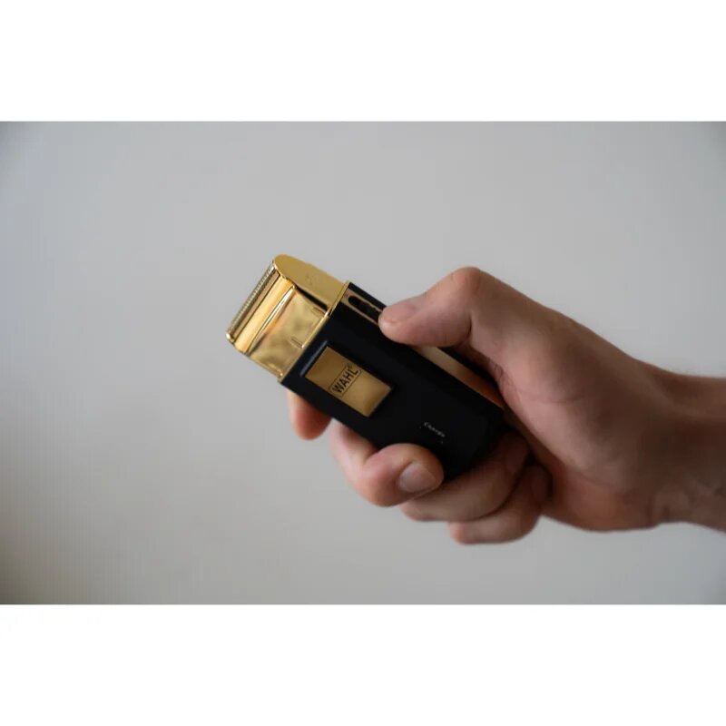 Wahl Travel Shaver Gold Edition cestovní holicí strojek na vousy 1 ks