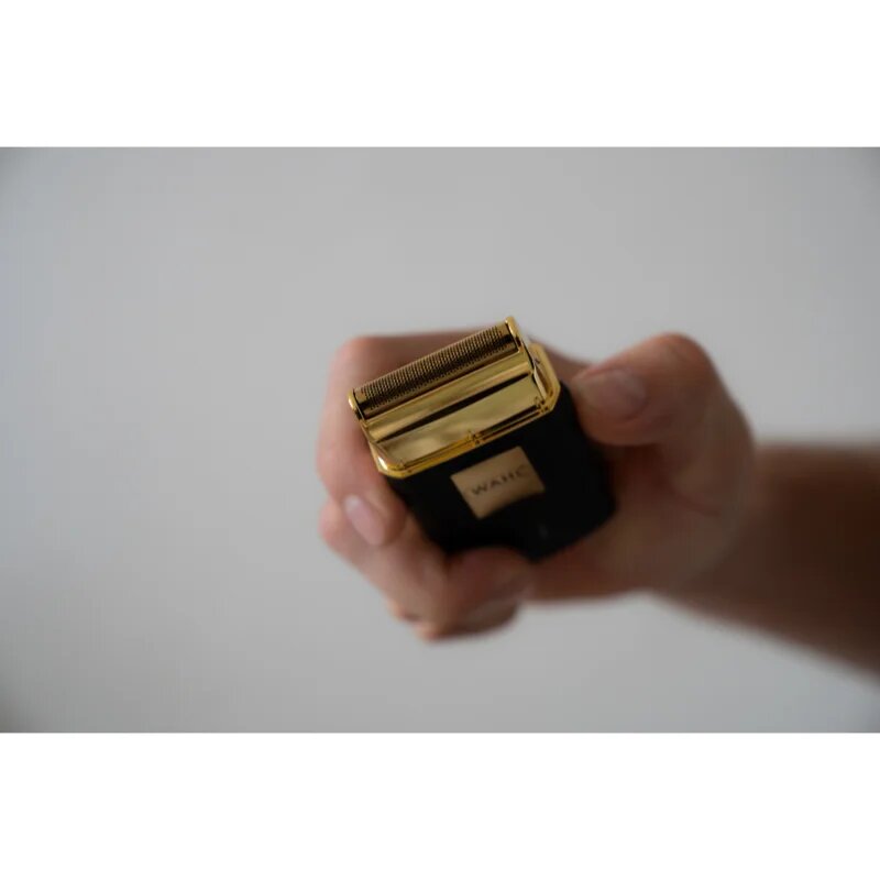 Wahl Travel Shaver Gold Edition cestovní holicí strojek na vousy 1 ks