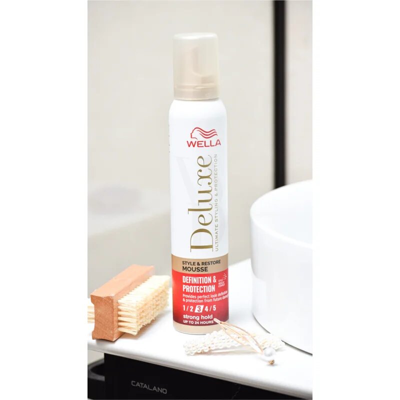 Wella Deluxe Definition & Protection pěnové tužidlo pro bohatý objem 200 ml