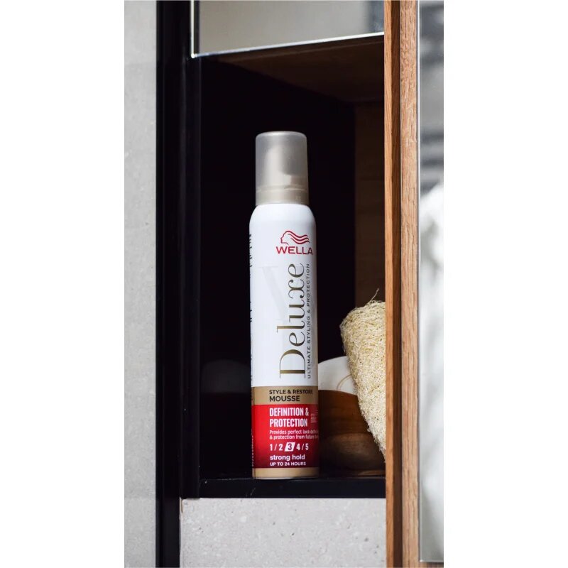 Wella Deluxe Definition & Protection pěnové tužidlo pro bohatý objem 200 ml
