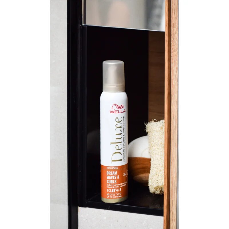 Wella Deluxe Dream Waves & Curls pěnové tužidlo pro vlnité a kudrnaté vlasy 200 ml