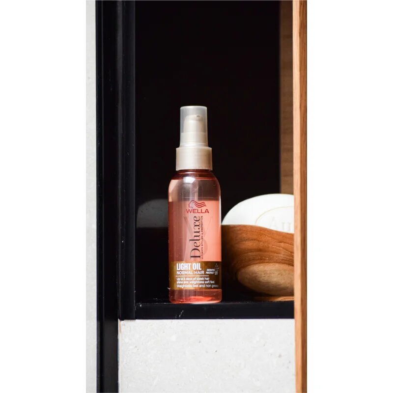 Wella Deluxe Light Oil vyživující olej na vlasy 100 ml