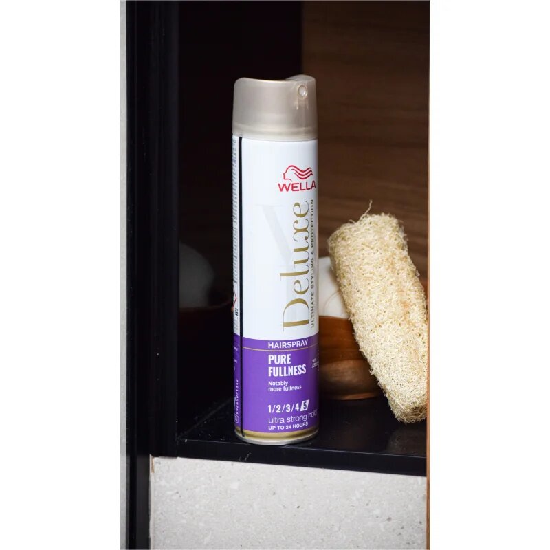 Wella Deluxe Pure Fullness lak na vlasy s extra silnou fixací pro objem 250 ml