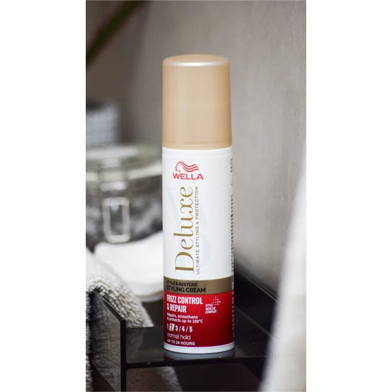 Wella Deluxe Style & Restore stylingový krém pro uhlazení a obnovu poškozených vlasů 100 ml