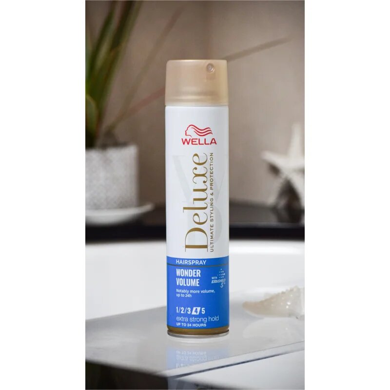 Wella Deluxe Wonder Volume lak na vlasy se silnou fixací pro objem 250 ml