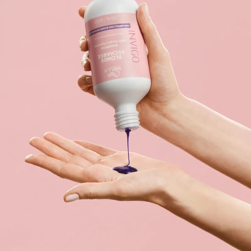 Wella Professionals Invigo Blonde Recharge šampon pro blond vlasy neutralizující žluté tóny 300 ml