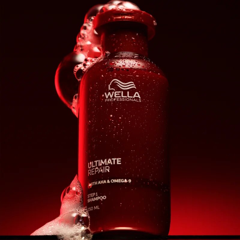 Wella Professionals Ultimate Repair Shampoo posilující šampon pro poškozené vlasy 250 ml