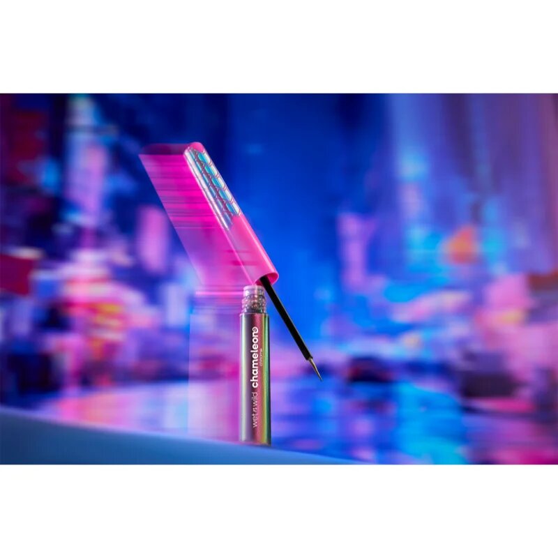 Wet n Wild Chameleon Chrome Liquid Eyeliner holografická linka na oči odstín Galaxy Dancer 2.7 ml