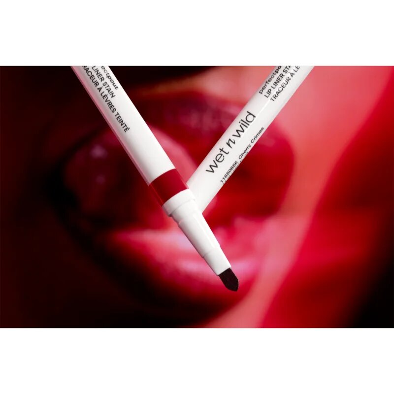 Wet n Wild Perfect Pout barva na rty ve fixu odstín Cherry Crimes 0.5 ml