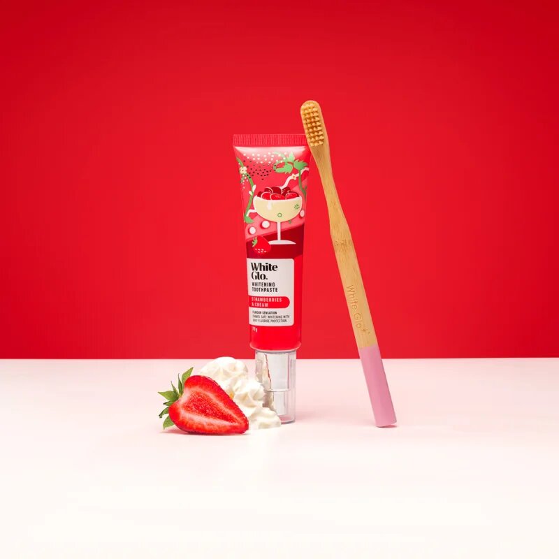 White Glo Whitening Toothpaste Strawberries and Cream zubní pasta 70 g
