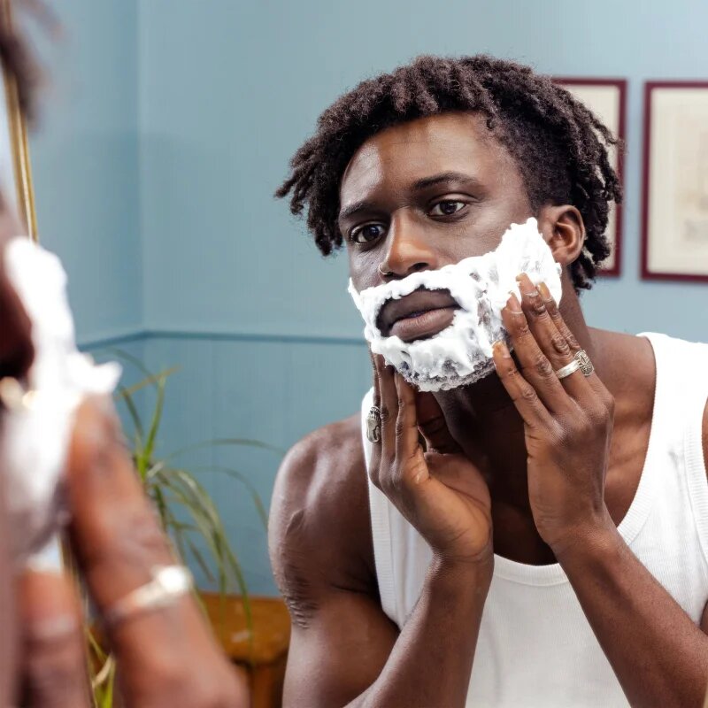 Wilkinson Sword Sensitive Shave Foam pěna na holení pro muže 75 ml