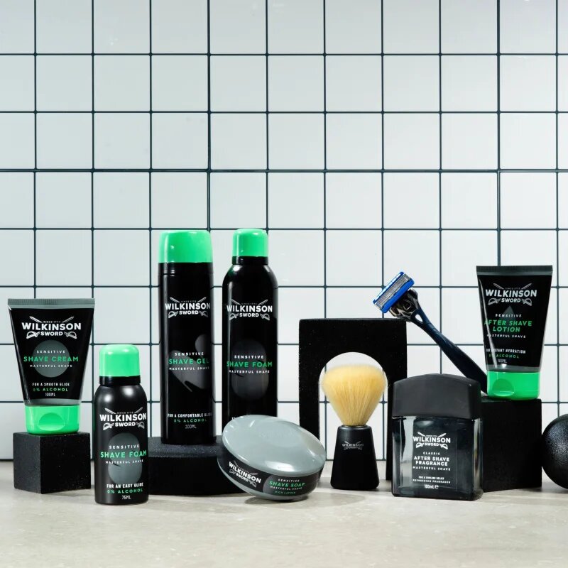 Wilkinson Sword Sensitive Shave Foam pěna na holení pro muže 75 ml