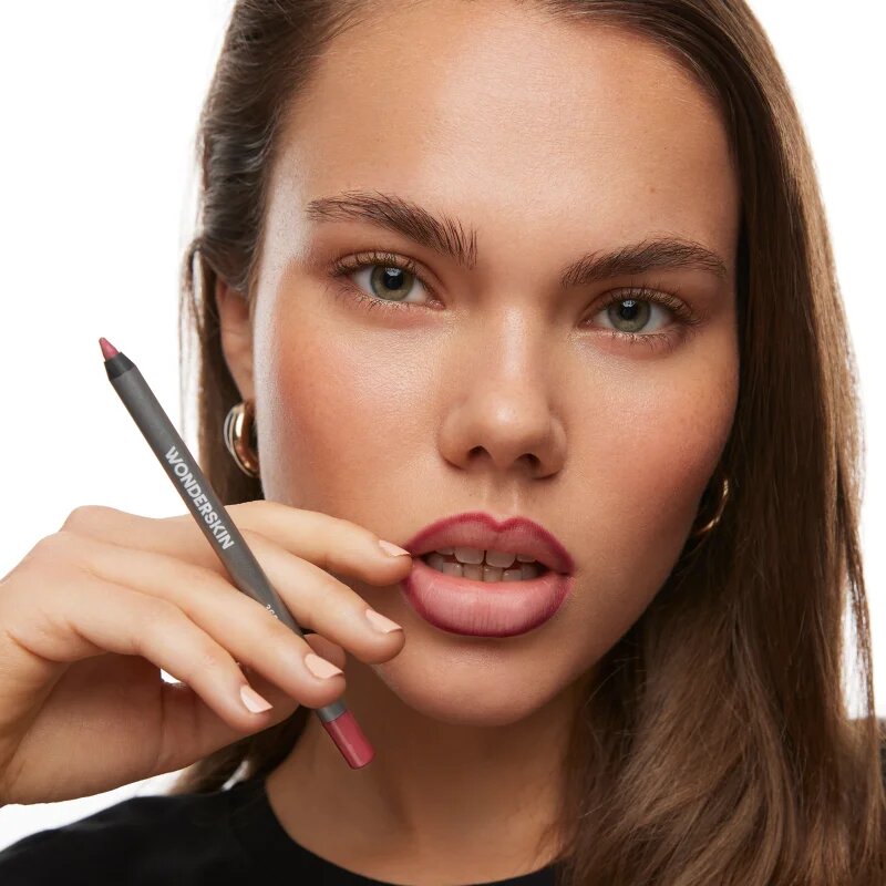 WONDERSKIN 360 Contour konturovací tužka na rty odstín Ruby 1.2 g