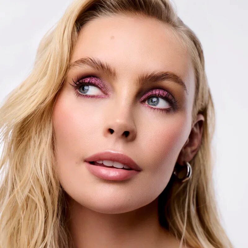 WONDERSKIN IYKYK oční stíny v tužce odstín Vixen 1.4 g