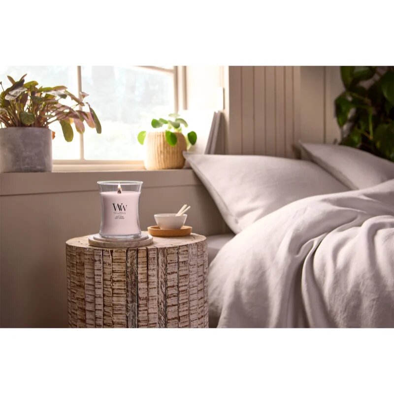 Woodwick Rose Blush vonná svíčka s dřevěným knotem 275 g