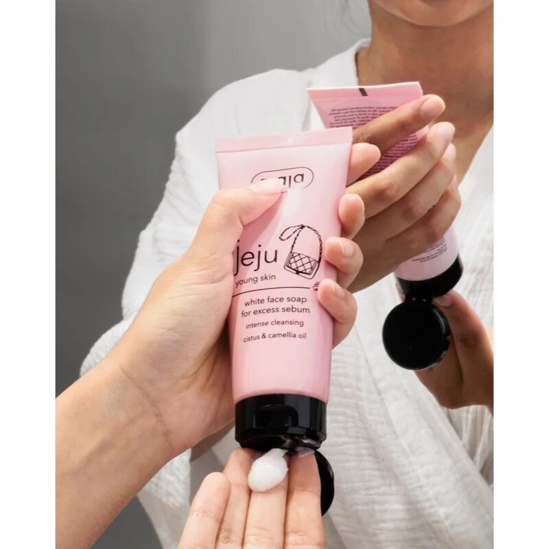 Ziaja Jeju Young Skin jemné čisticí mýdlo na obličej 75 ml