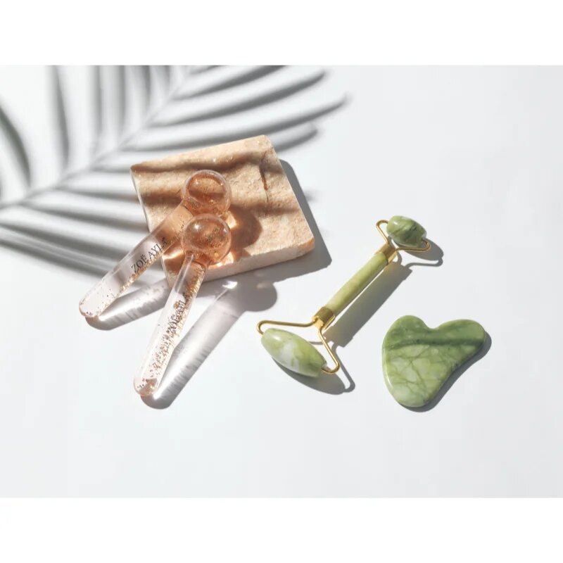 Zoë Ayla Luxurious Jade Crystal Roller masážní váleček na obličej 1 ks