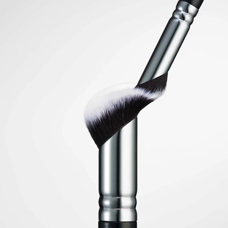 ZOEVA 118 Fluid Touch & Blend štětec na make-up a korektor 1 ks